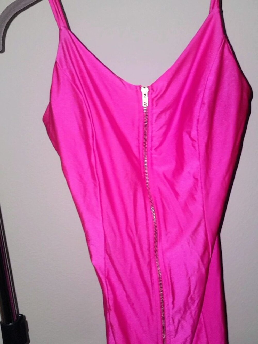 🎉 NEON BARBIE HOT PINK DRESS